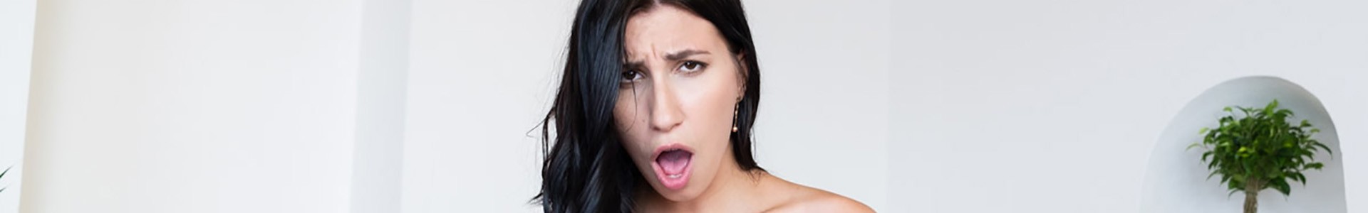 Henna Ssy Pornstar Profile on Top VrPorn