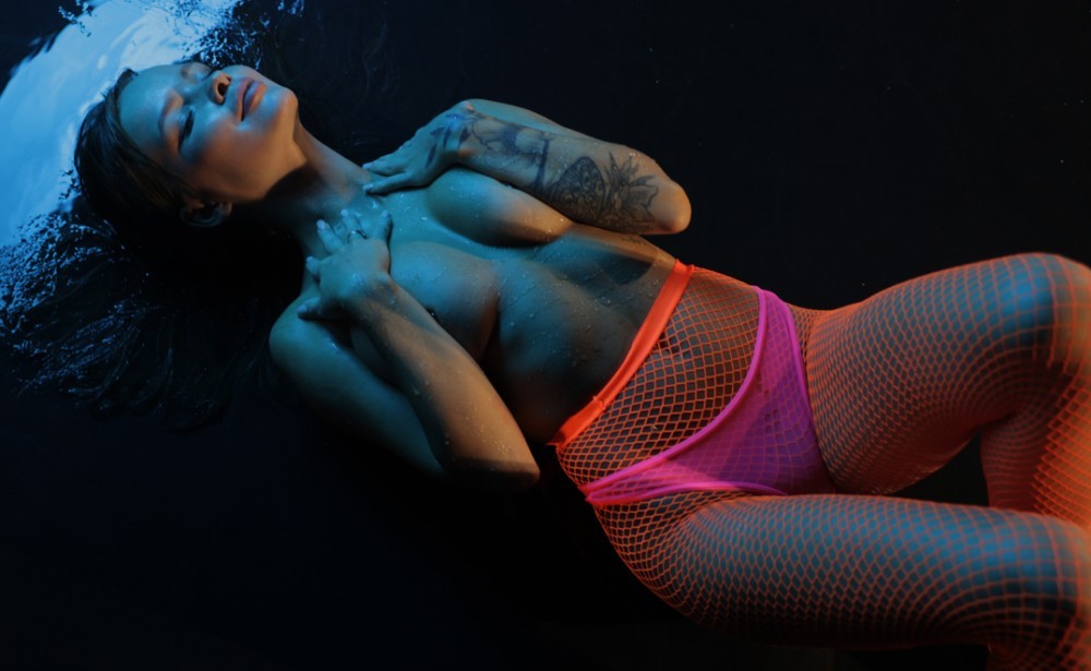 Irina Wind in Neon Erotic Dance Sensation