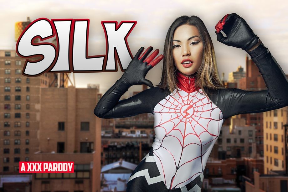 Polly Pons in Silk Seduction VR Parody