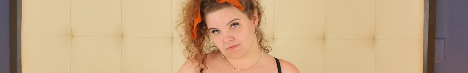 Missus Thickness Pornstar Profile on Top VrPorn