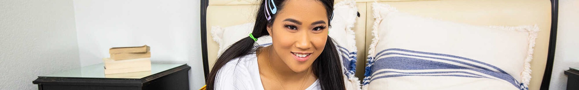 Alona Bloom Pornstar Profile on xVirtualReal