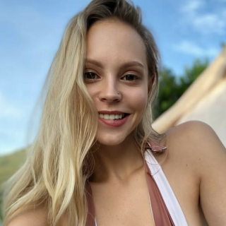 Nikki Mills - Pornstar Profile on xMonter