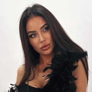 PhenyQ - Pornstar Profile on xMonter