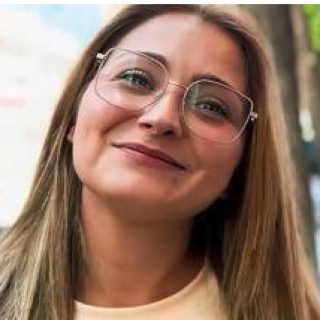 Lucia Gold - Pornstar Profile on xMonter