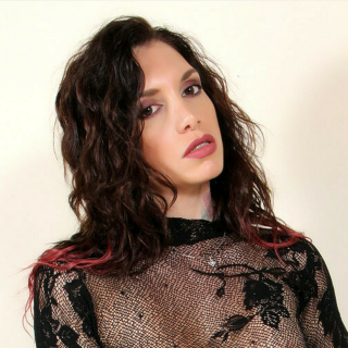 Lady Scarlet - Pornstar Profile on xMonter