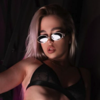PamelaQ - Pornstar Profile on xMonter