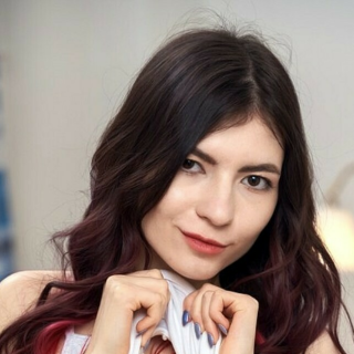 Luna Lynx - Pornstar Profile on xMonter
