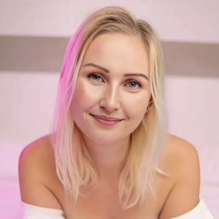 Luna Nebula - Pornstar Profile on xMonter