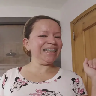 Laura Hot