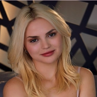 Lolly Small - Pornstar Profile on xMonter