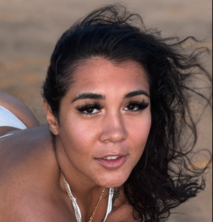 Estefani Santos - Pornstar Profile on xMonter
