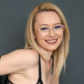Ellie Crystal - Pornstar Profile on xMonter