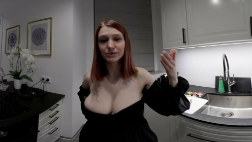 Alexandra Sheila Apple Temptation Solo 4K