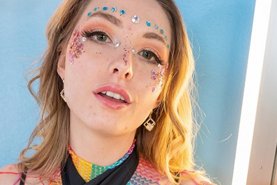 Pornstar Spotlight: Ailee Anne — VR Cosplay Queen With 7K+ Profile Views on xMonter