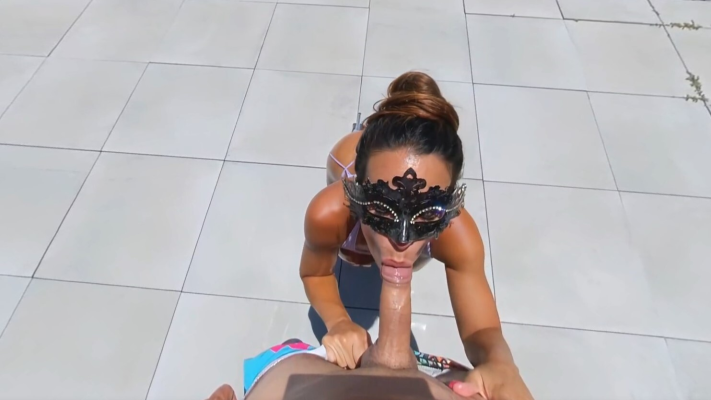 Miss Lexa: Stripper 8K VR - Image 2