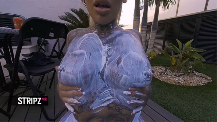 Lauren Brock: Poolside Tease 8K VR - Image 5