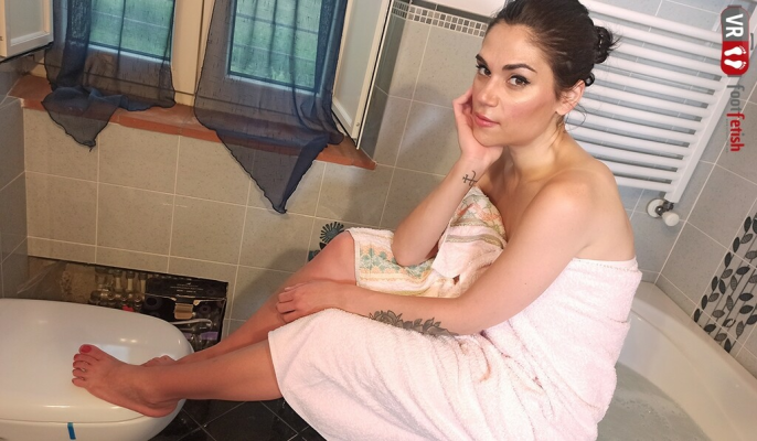 Chiara's Sensual Bath in Stunning 4K VR - Image 1