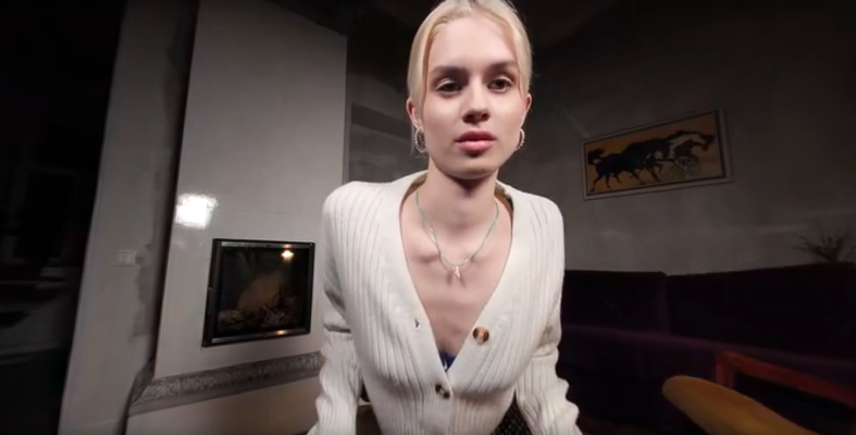 Amelia: Lapdance 8K VR - Image 4