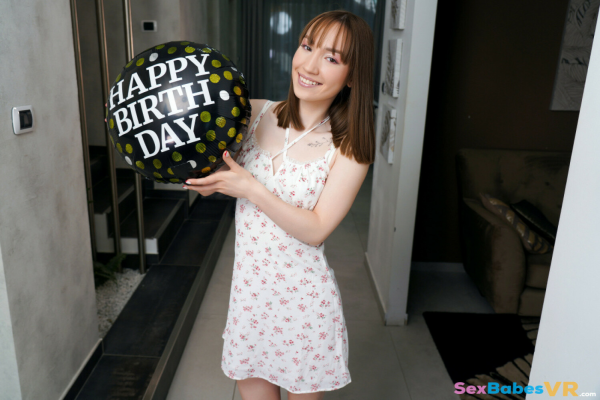 Kate Quinn's Steamy Birthday Bash VR - Image 1