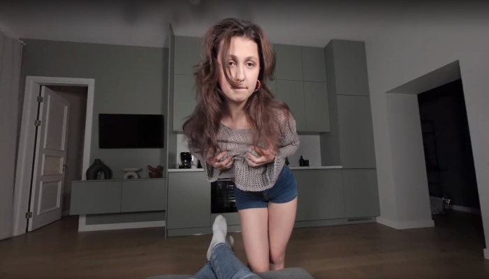 Kima Kiss: Striptease 8K VR - Image 1