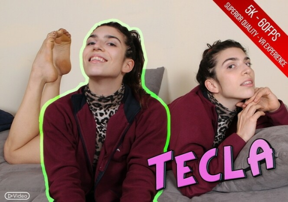 Tecla’s Sexy Toes Spread Wide in VR Bliss - Image 3